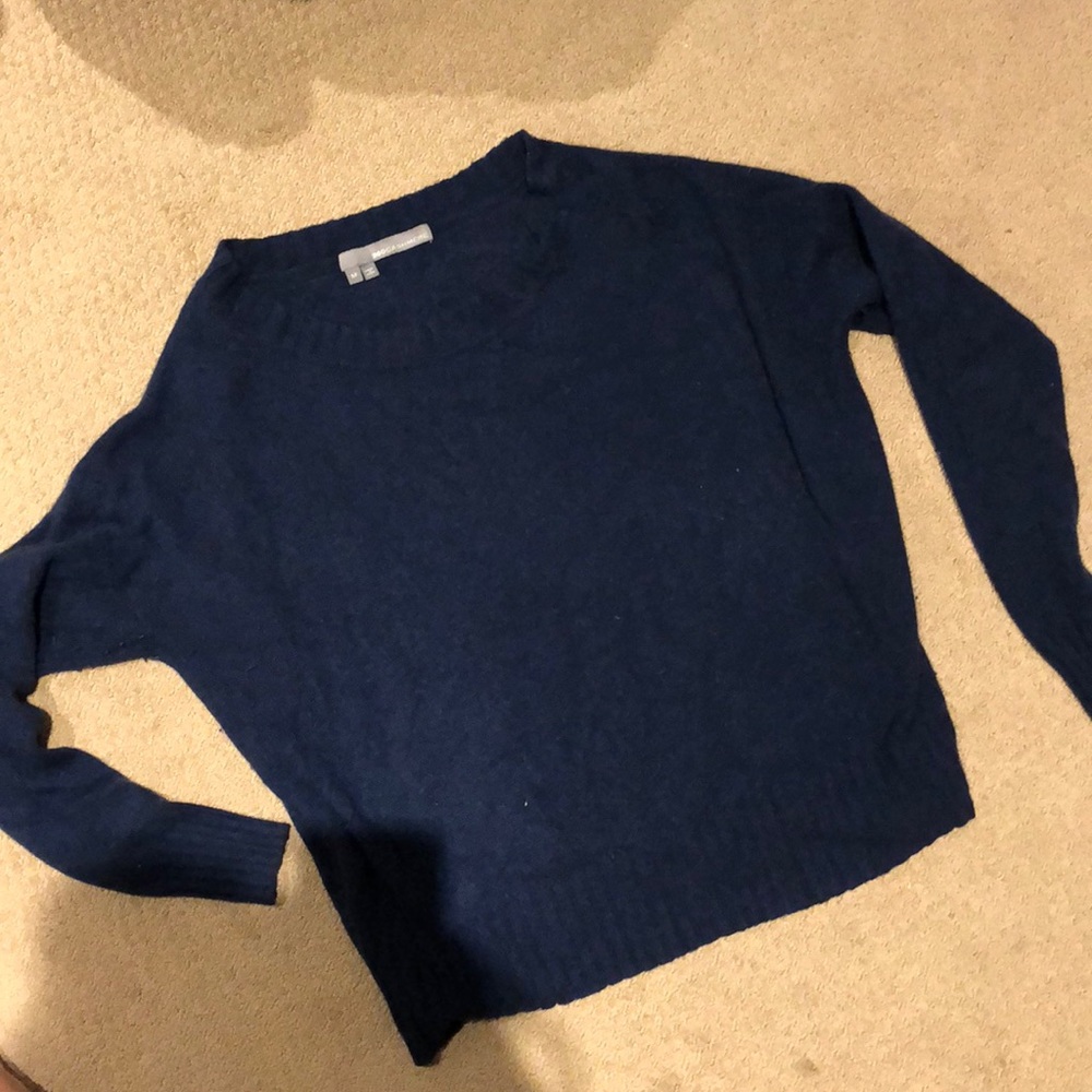 360 Cashmere Navy Crew neck cashmere sweater